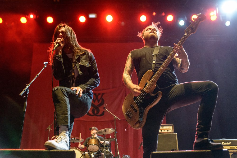 金属核乐队whileshesleeps