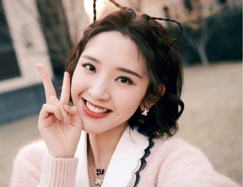 30岁依旧少女感十足的女明星除了幼态更重要的是轮廓