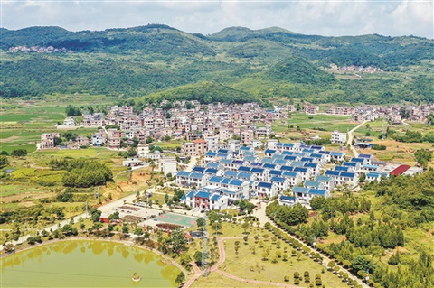 湖南永州市新田县枧头镇云溪欧家村全景(钟伟锋 摄)