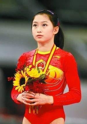 退役后的江钰源,来到了浙江大学学习,毕业后的她与杨伊琳一样,去了