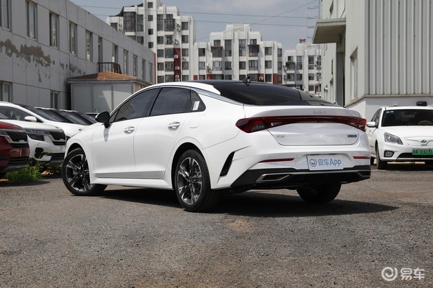 新款起亚k5凯酷正式上市 售价16.18-20.58万