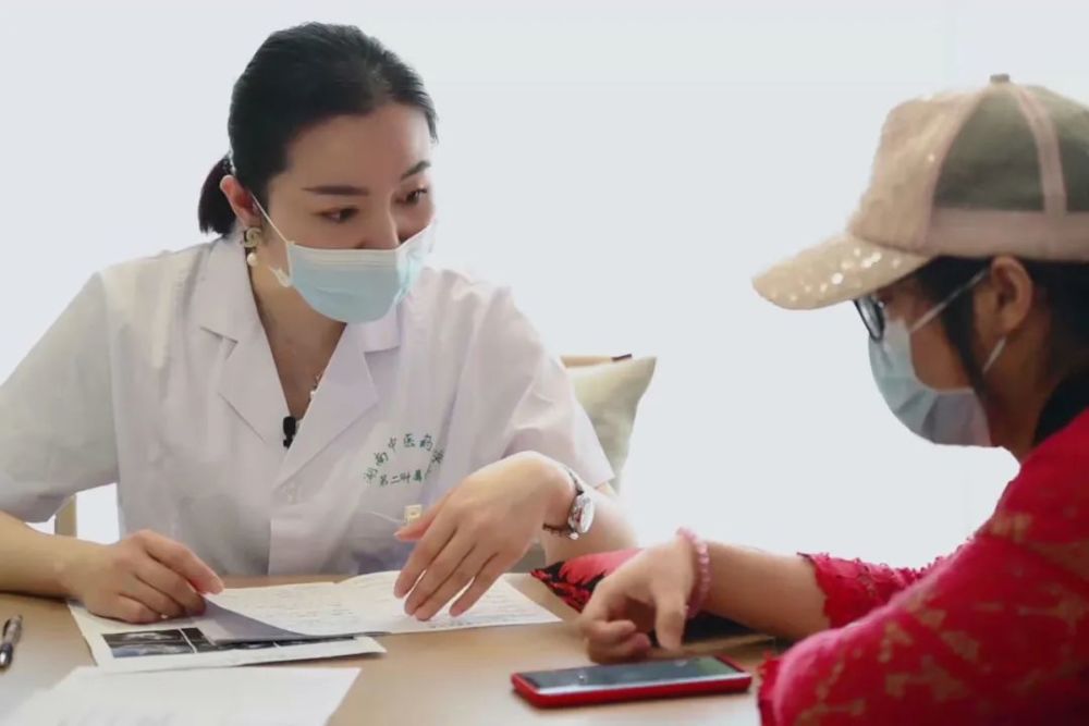 网红妇科医生梁惠珍帮助千名不孕女性当妈妈