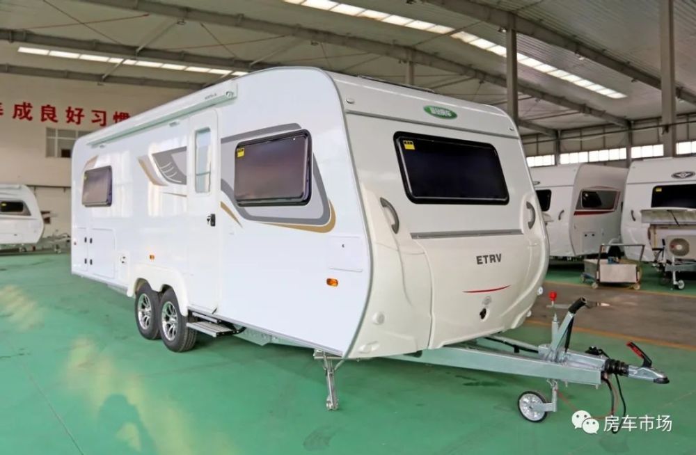 品质再提升 爱旅680双轴拖挂房车公路版上市售价21.8万_腾讯新闻