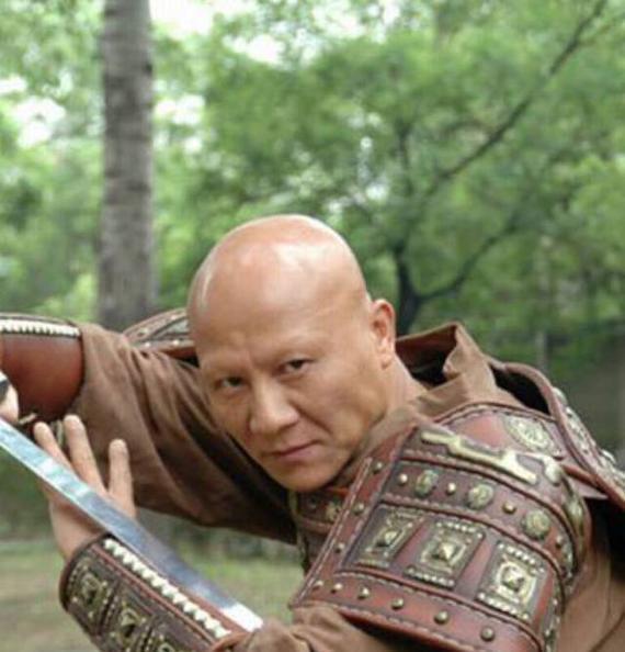 记忆中,李明启老师饰演的容嬷嬷算一个,她用针扎紫薇的那一段成了多少