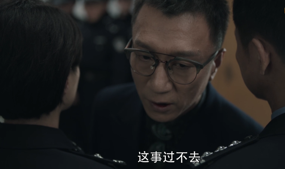 《扫黑风暴》首播破1.5亿，孙红雷把耳鸣演出屏幕，值得熬夜追