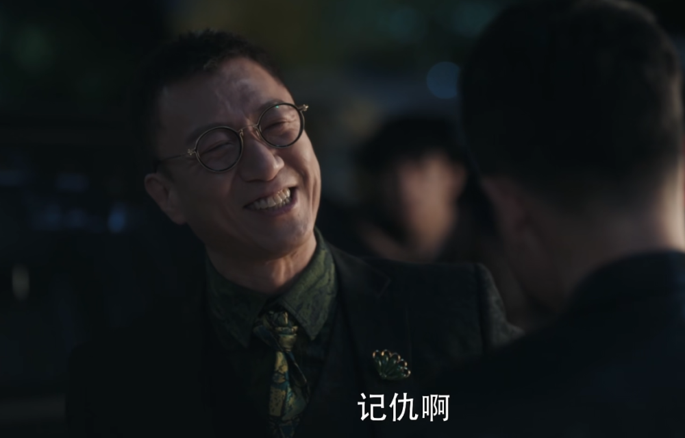 《扫黑风暴》首播破1.5亿，孙红雷把耳鸣演出屏幕，值得熬夜追