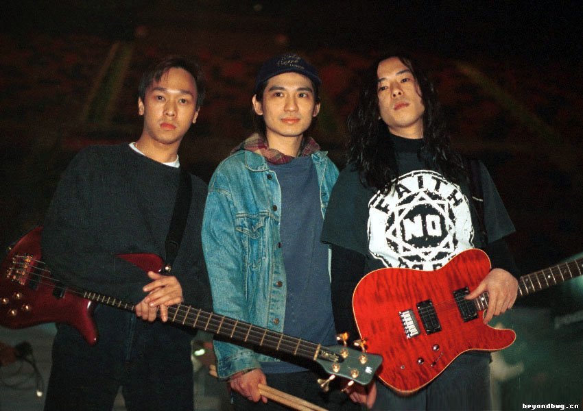 但是作为beyond忠实粉丝的我,一直都关注着beyond三子的情况,个人认为