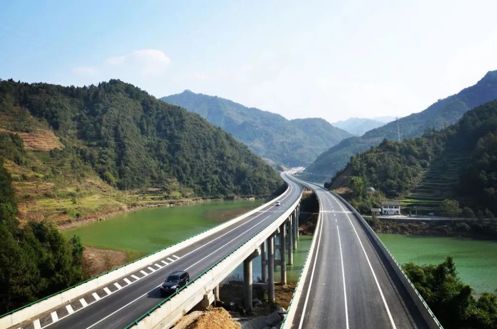 据了解,7月12日至8月10日,由于g75兰海高速公路广甘段罗家沟枢纽至川