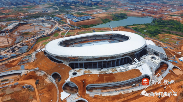 太酷了在看台上观赛是什么感受衢州三万座的体育场即将完工
