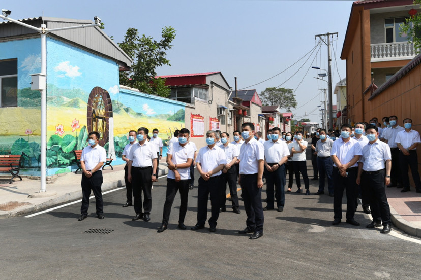 市委书记罗清宇,市委副书记,市长张新伟带队在小店区刘家堡乡刘家堡村