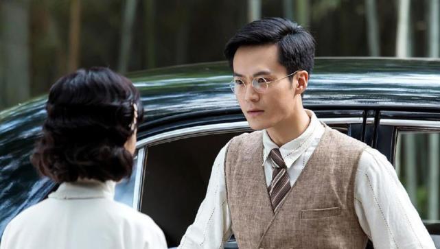 1915年,年仅15岁的张幼仪便嫁给了徐志摩,但对于徐志摩来说,娶张幼仪