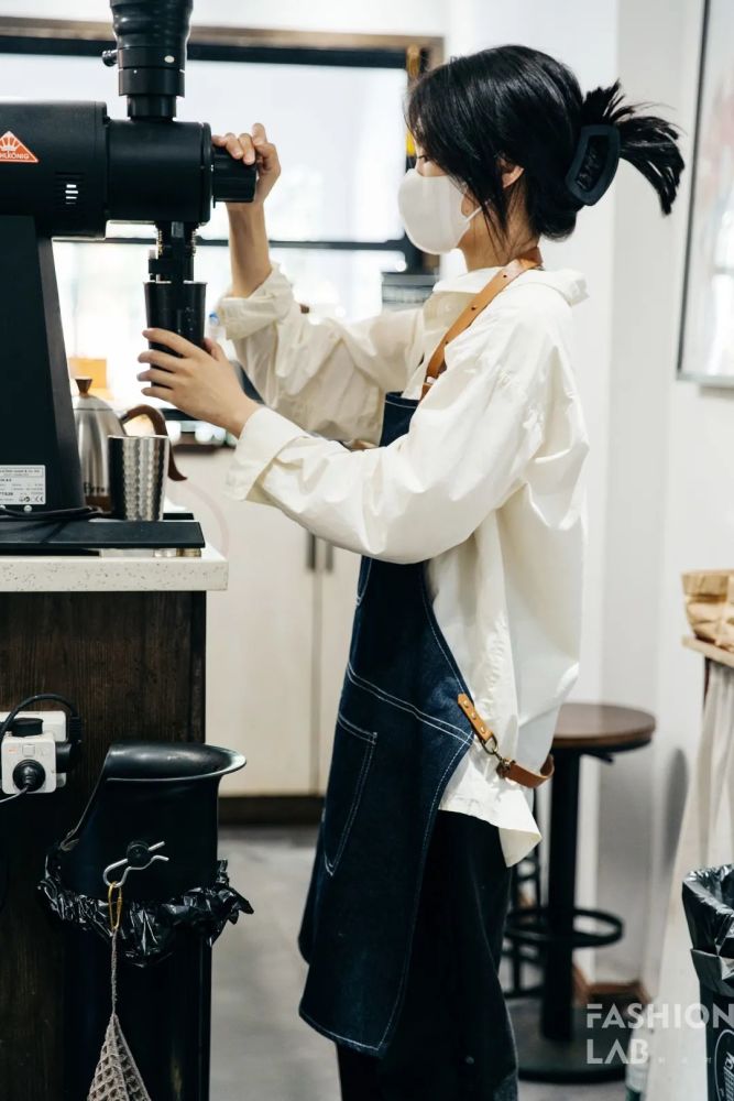 店员图鉴|疫情之下,我们还可以靠咖啡续命吗?