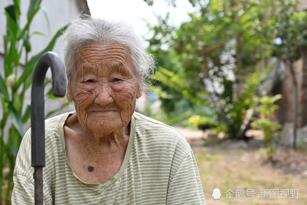 100岁老人照片一百岁图片