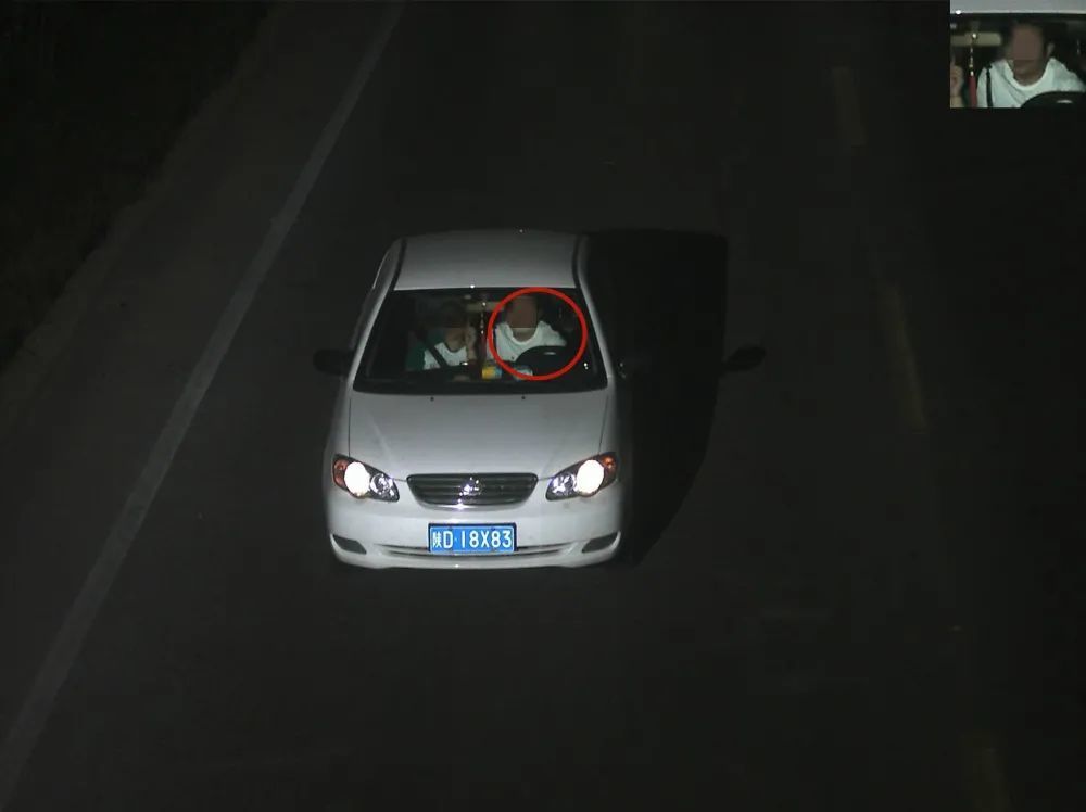 副驾驶未系安全带