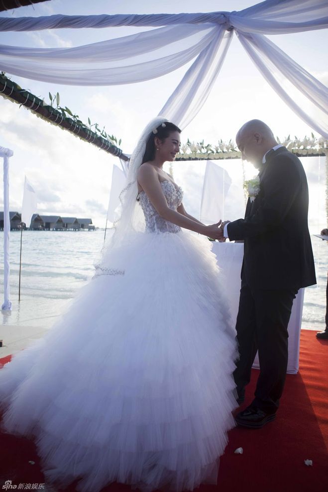 大s汪小菲和好了?来复习一下十年前的婚礼闹剧吧!