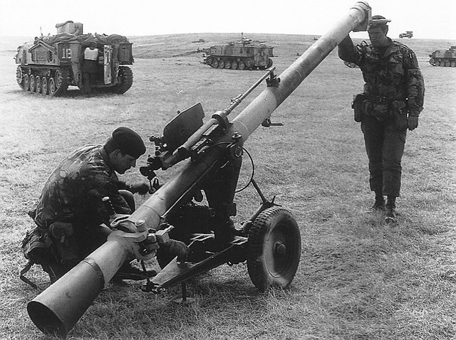 莱茵金属120毫米炮图片