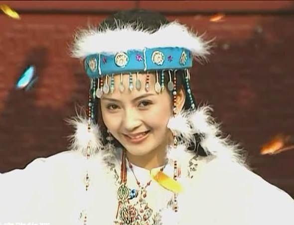 为参加活动连夜赶路于月仙车祸原因曝光是敬业还是为了挣钱