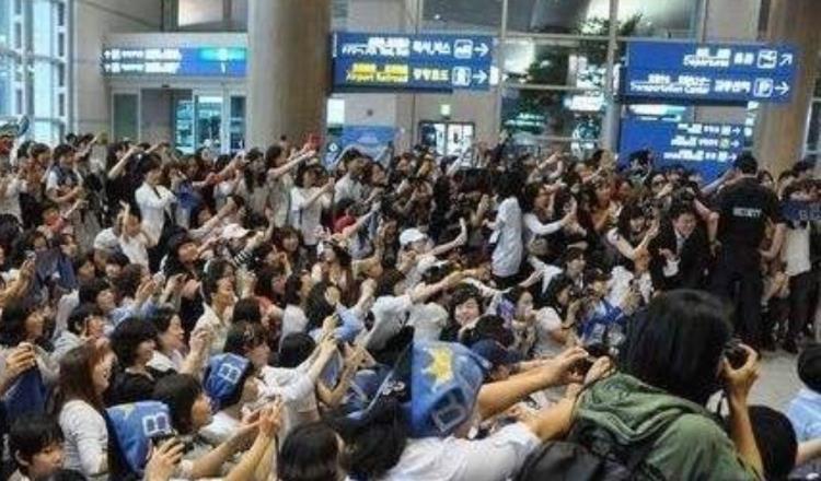 微博热搜排行_微博“明星势力榜”下线,“热搜”是否也要整改