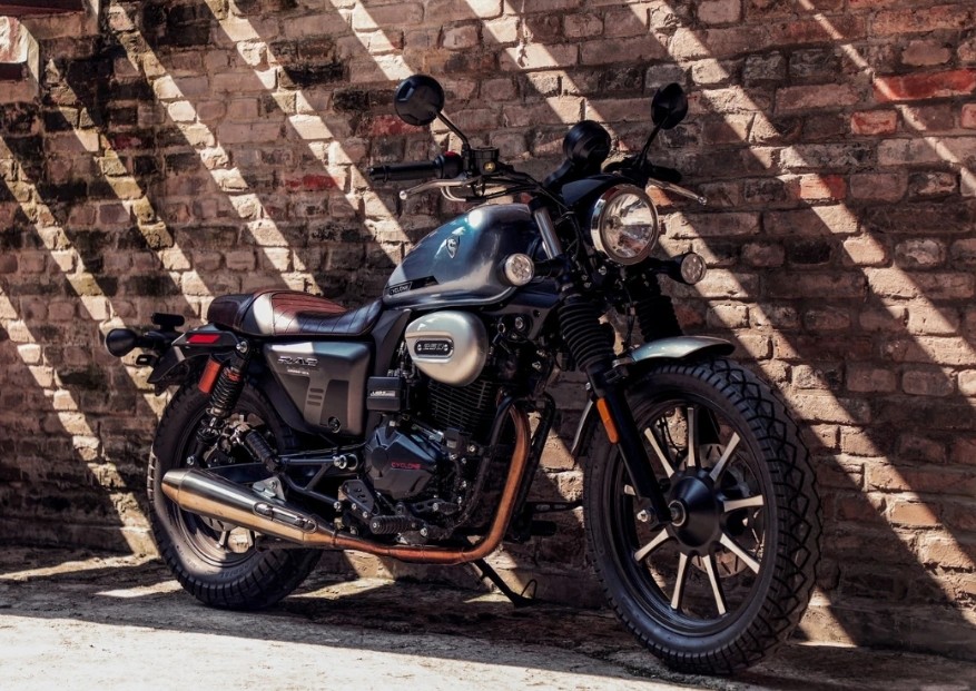 5万,标配abs!赛科龙入门复古ra2:易上手,女生也能驾驭