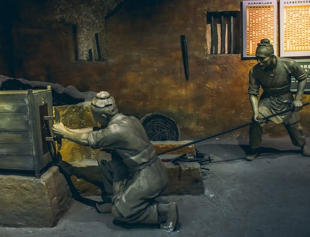 浅谈明朝万历年间矿税政策出现的原因及其影响