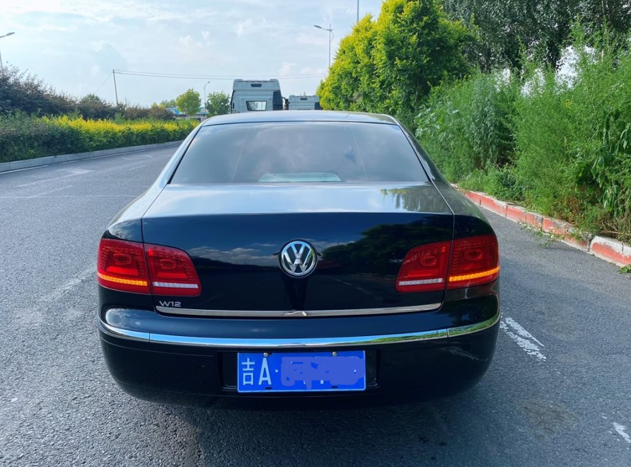 辉腾底盘升降一直亮着灯「辉腾底盘升降一直亮着灯怎么办」