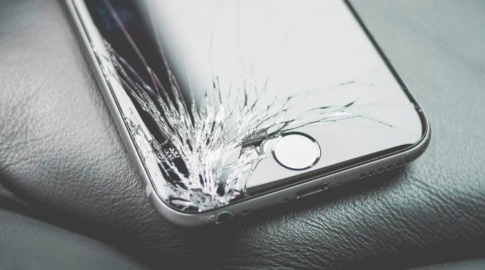 新专利显示未来iPhone可以自动警告用户显示屏出现裂纹和损插图