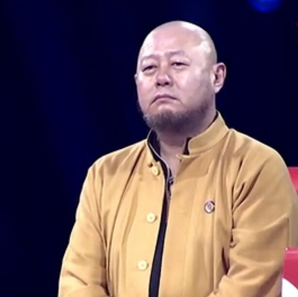 火凤为儿子霍尊发声,却遭到网友翻出旧料,形容老鼠的孩子会打洞