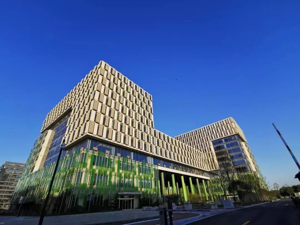 此外,我市还与融创达成合作,投资200亿元建设丽水未来城,项目规划了