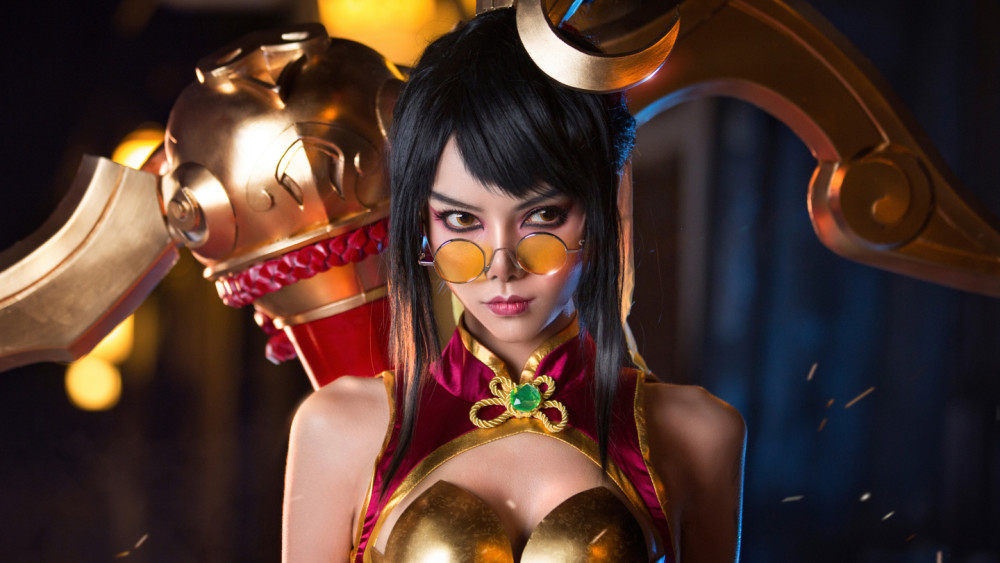 英雄联盟 神猪烈焰薇恩cosplay