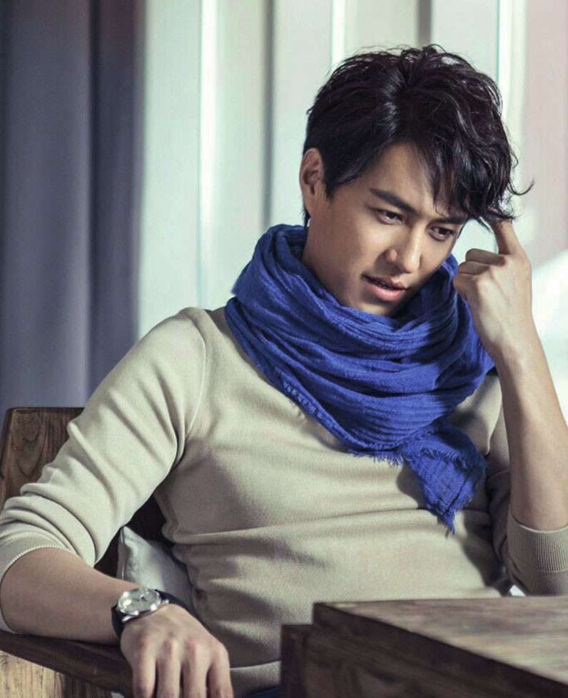 靳东:两次爱上离婚妇女,不顾家人反对娶了二婚女,如今很幸福_腾讯新闻