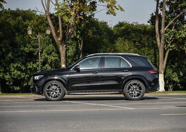 加輕混已是奔馳的套路,amg gle 63的 4.0t 輕混,147萬