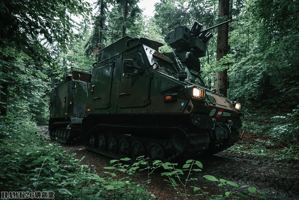 奥地利军方晒bvs10通用全地形车 配遥控武器站 装备精锐山地部队