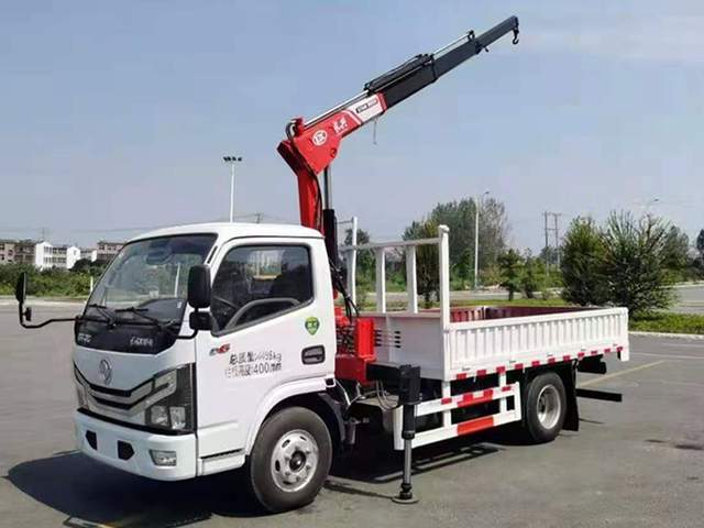 蓝牌东风随车吊,c1可驾驶汽车吊,国六的它们都什么不一样!