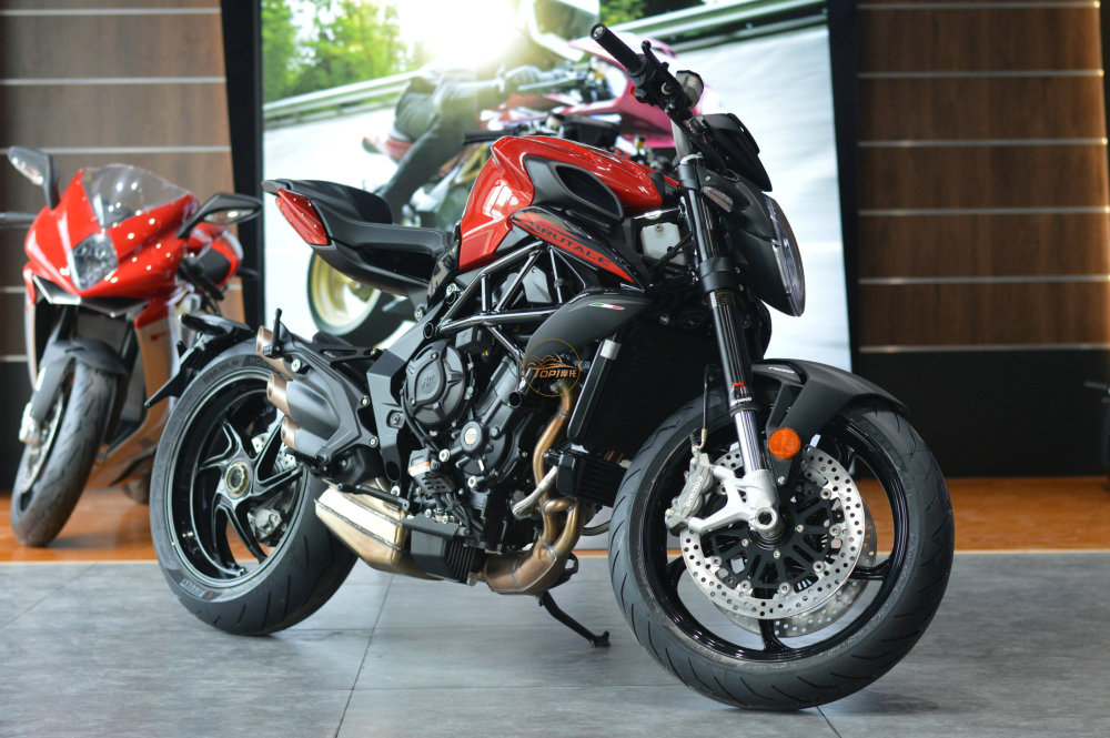 最便宜的mv奥古斯塔 brutale 800 rosso到店实拍_腾讯新闻