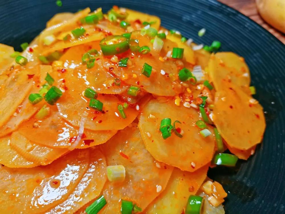 凉拌土豆片:酸辣脆爽,好吃过瘾,专治没胃口_腾讯新闻