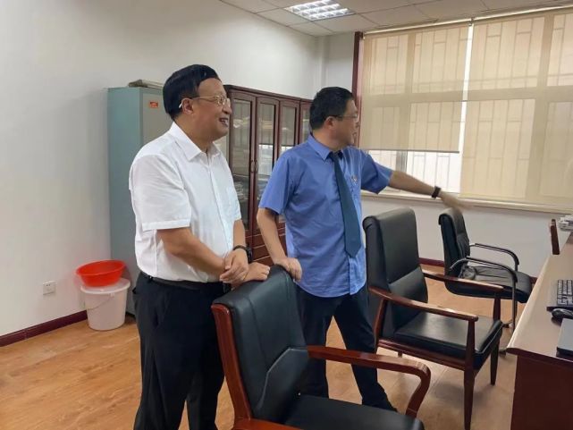 庄河市委常委政法委书记于景涛到市检察院调研指导工作