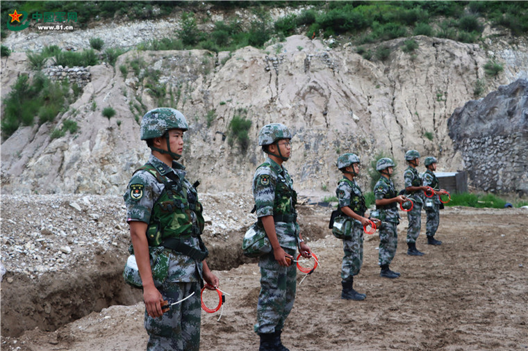 惊心动"破",这场实爆训练有点飒_腾讯新闻