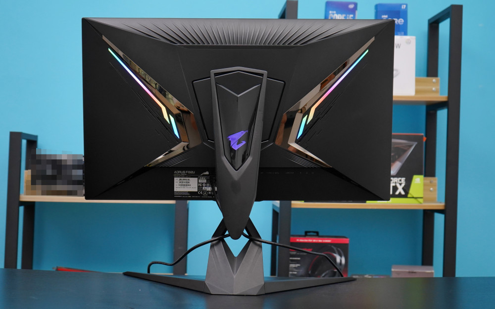 技嘉aorus fi32u电竞显示器评测:4k 144hz的高分高刷屏