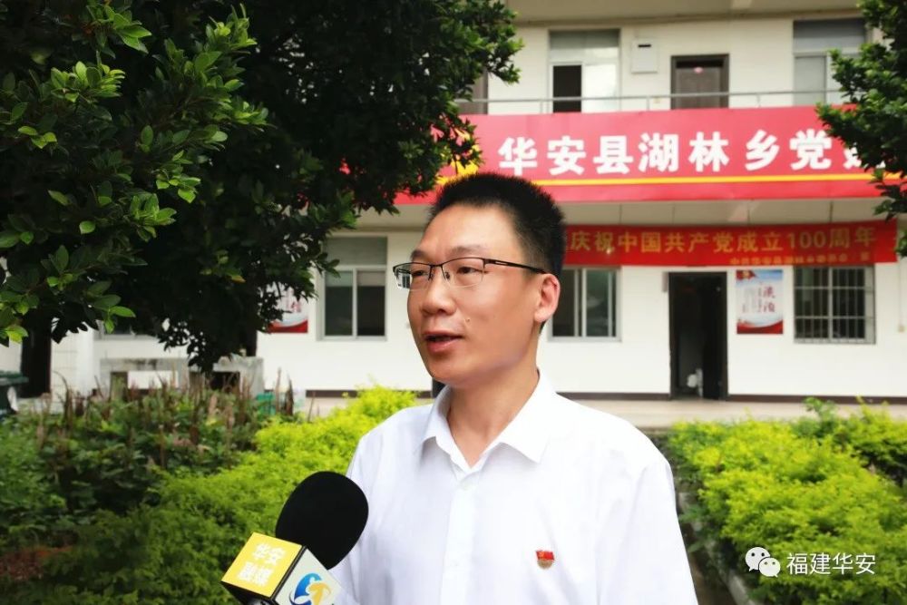 会议闭幕后,各乡镇,县直各部门掀起一股学习贯彻党代会精神热潮,县融