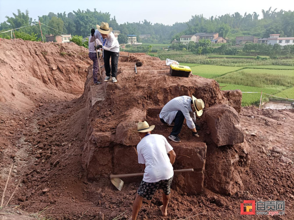 富顺发现明代古墓群