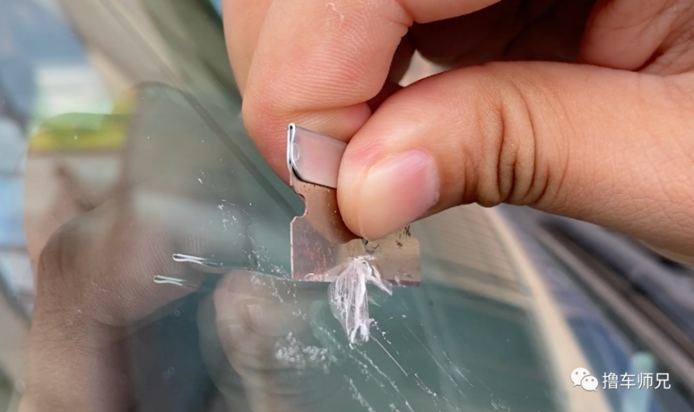 网上卖的玻璃修复胶水,能修复玻璃划痕吗?实际测试给你看_腾讯新闻