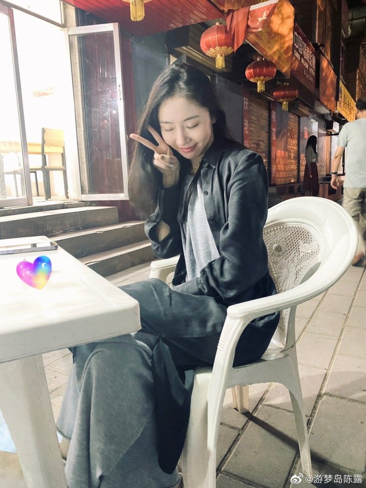 霍尊手写信回应陈露#陈露好友王萌发文 既然锤了就要锤到底