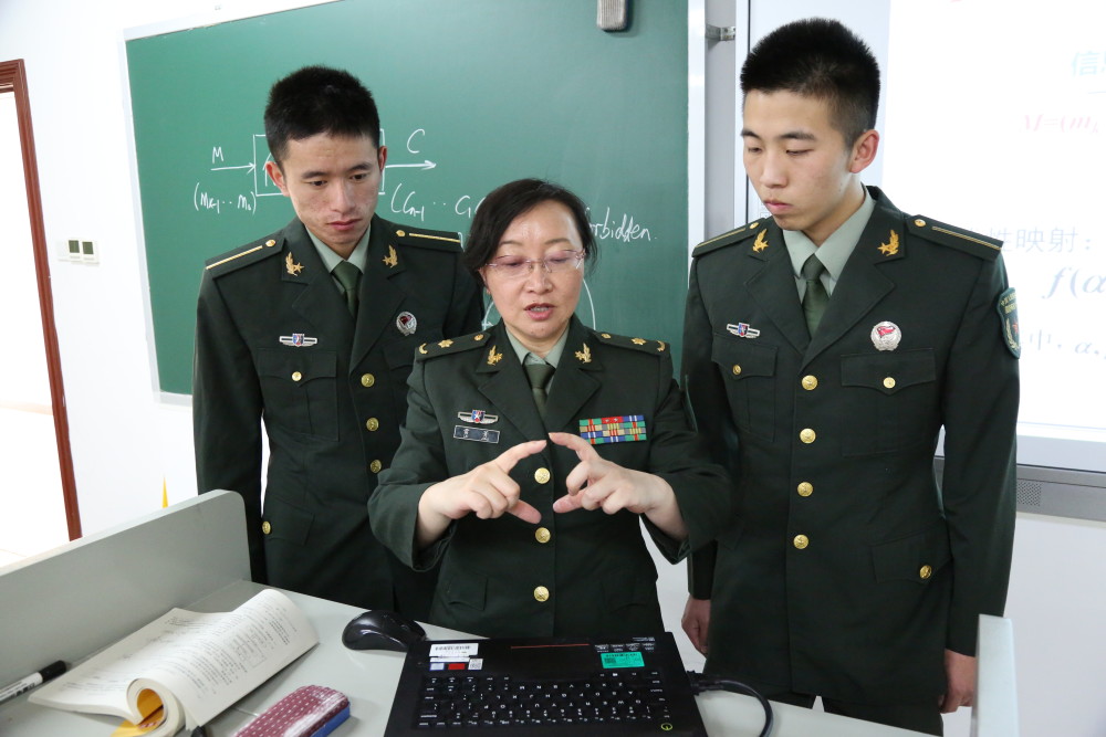 (图文互动)聚智强军育英才——记国防科技大学电子科学学院教授雷菁