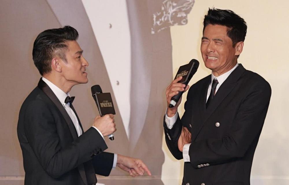 谁更强刘德华出道40年被亿人关注周润发出道50年获颁荣誉博士