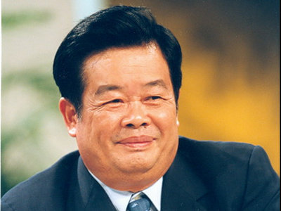 曹德旺花数十万给员工治病,员工父亲却提出过分要求,曹德旺说得他哑口
