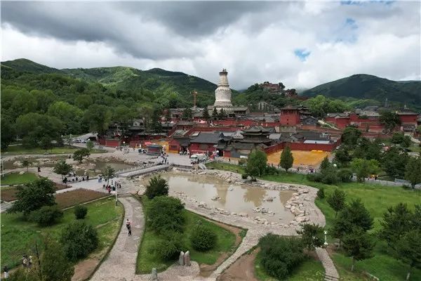 网友眼中的五台山东台顶望海寺,拿走吧你!