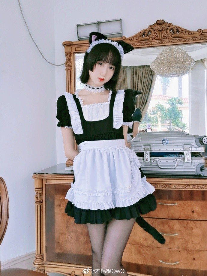 木棉棉owo女仆装主人请问有什么吩咐