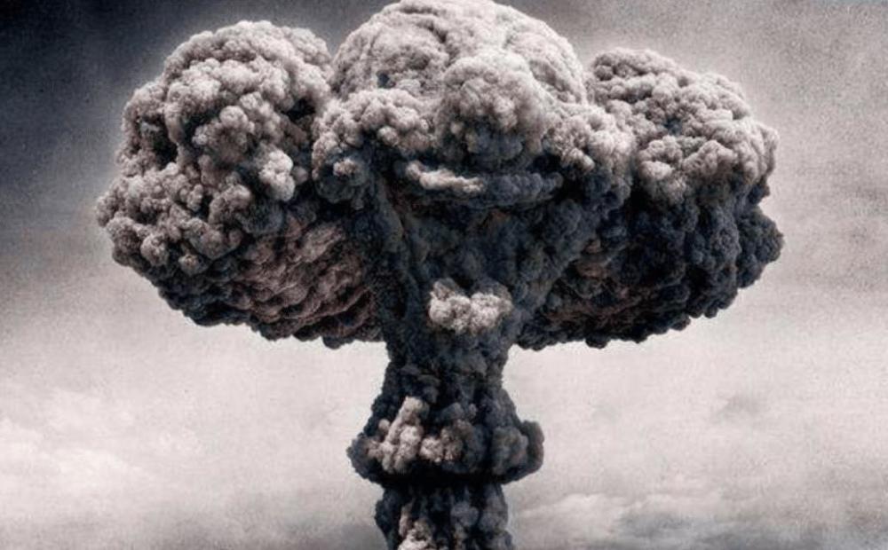 广岛原子弹爆炸时,19岁日本少女离爆心只有260米,为何毫发未损