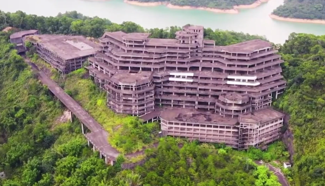 广东最美烂尾楼圣贤山庄荒废20年只能拆了重建