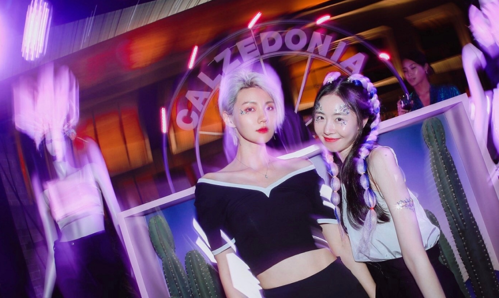 陈露和王萌合照被扒闺蜜俩颜值都好高网友咋看上霍尊的